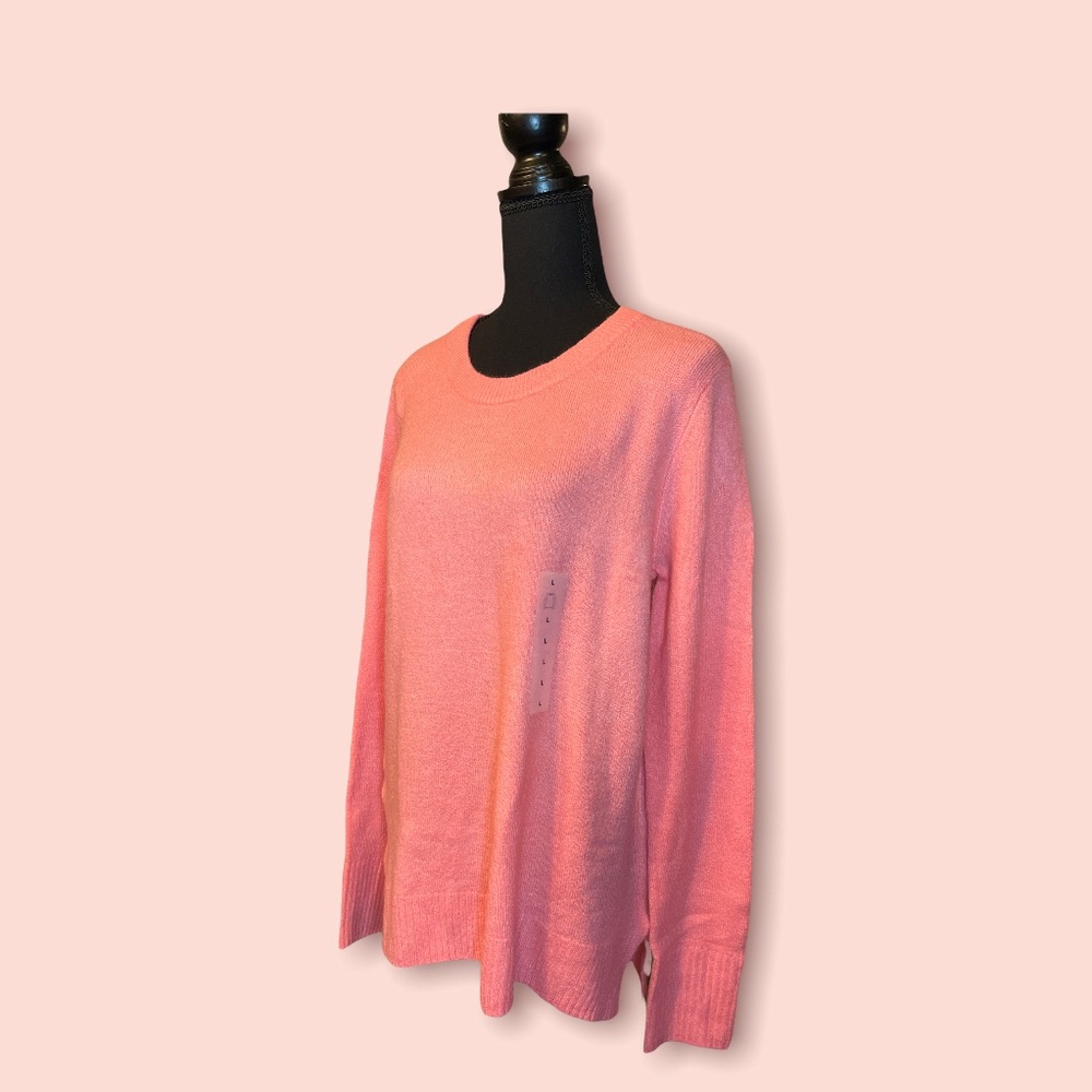 Old Navy Coral Crew Neck Sweater - Picture 2 of 9